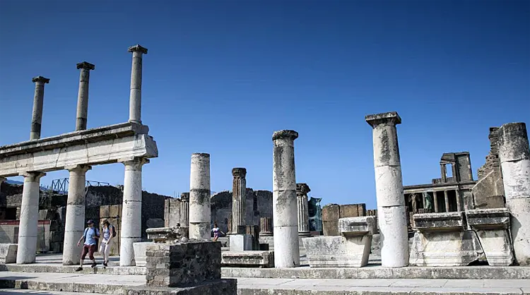pompeii runis sicily southern italy tour