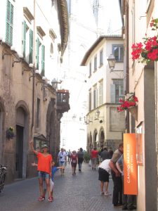lorena basualdo in Orvieto street