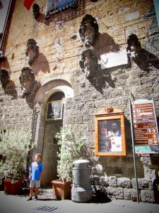 orvieto torre muro